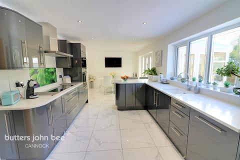 2 Adamson Close, Cannock, WS11 1TJ