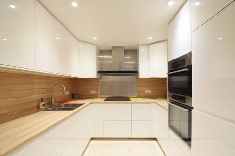 3 Garth Mews, London, W5 1HF