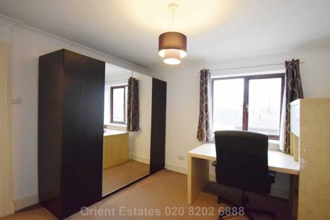3 Garth Mews, London, W5 1HF