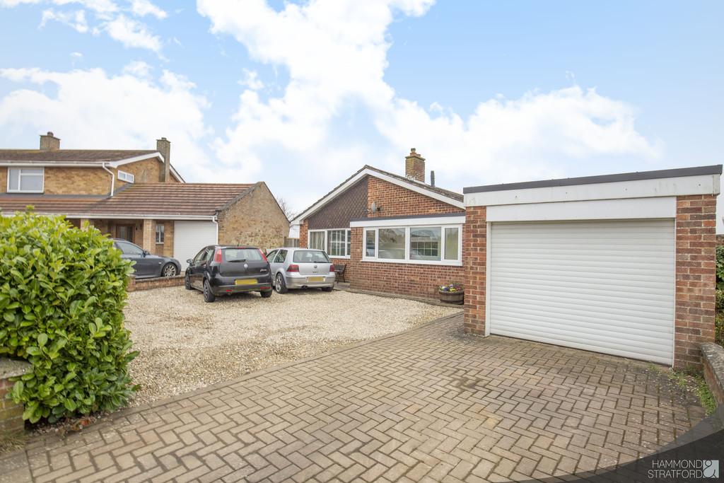 St Leonards Close, Wymondham 3 bed detached bungalow £375,000