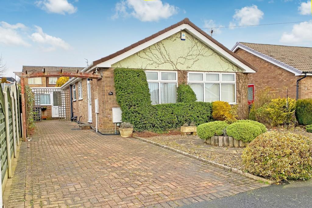 Larkfield Drive, Harrogate 3 bed detached bungalow £300,000