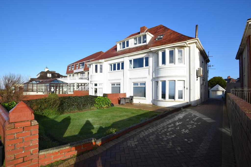 4a West Drive, Porthcawl, Bridgend County Borough, CF36 3LT 4 bed