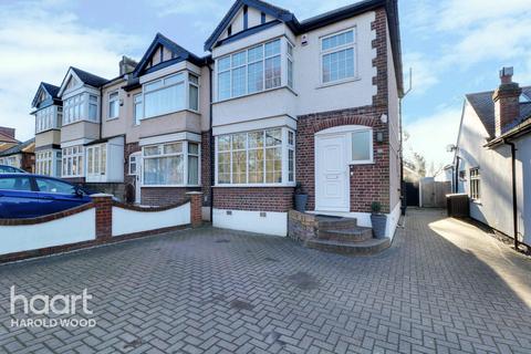 28 Shepherds Hill, Romford, RM3 0ND