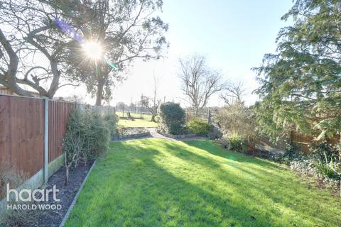 28 Shepherds Hill, Romford, RM3 0ND