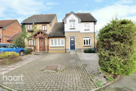 14 Bartholomew Drive, Harold Wood, Romford, RM3 0WB
