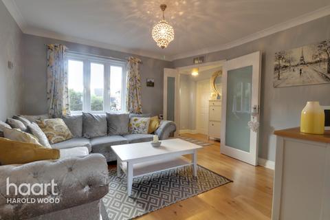 14 Bartholomew Drive, Harold Wood, Romford, RM3 0WB