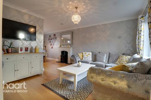 14 Bartholomew Drive, Harold Wood, Romford, RM3 0WB