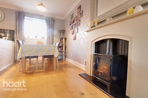 14 Bartholomew Drive, Harold Wood, Romford, RM3 0WB