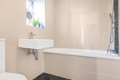 Flat 3, 1 Basing Court, London, SE15 5BF
