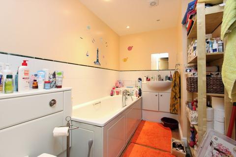 Flat 4, Elizabeth House Elizabeth Drive, Banstead, SM7 2FE