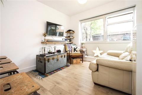 12 Humberton Close, London, E9 5TW