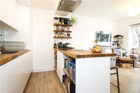 12 Humberton Close, London, E9 5TW