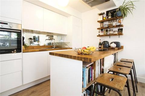 12 Humberton Close, London, E9 5TW