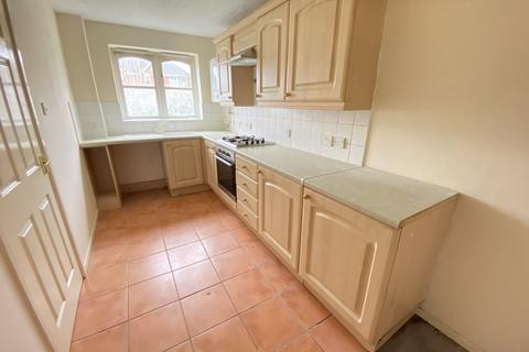 3 bedroom semi-detached house to rent, Viaduct Drive, Wolverhampton WV6