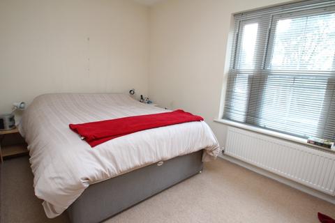 3 bedroom terraced house to rent - Linnet Mews, Colchester, CO4 5NB