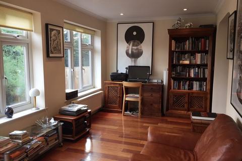 24 Tintagel Drive, Stanmore, HA7 4SR