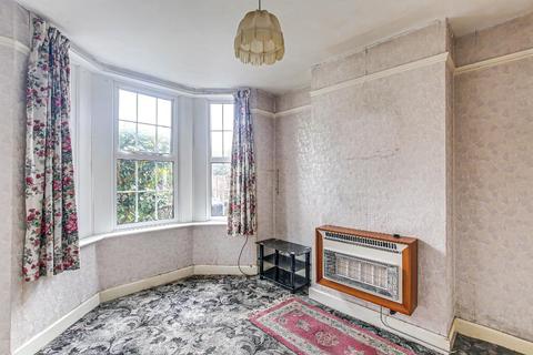 36 Glebe Road, Warlingham, CR6 9NJ