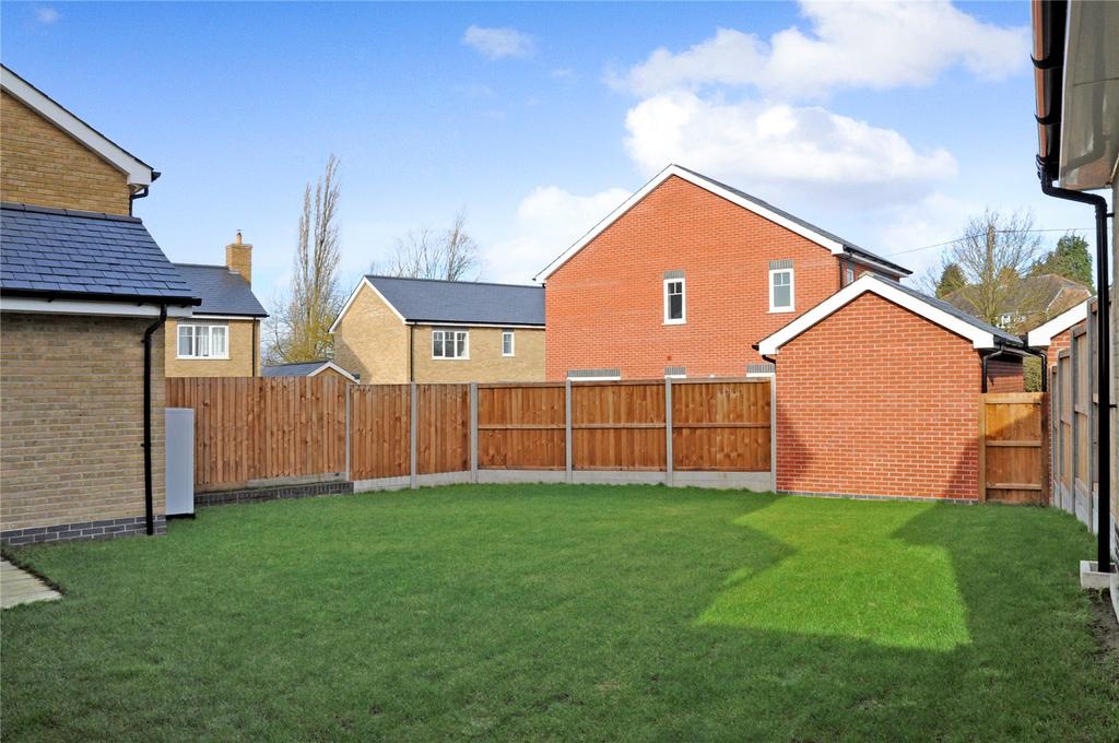 Field View, Wethersfield, Essex, CM7 5 bed detached house - £575,000