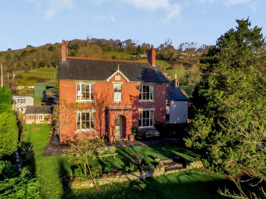 Nantmawr, Oswestry 5 bed detached house £685,000