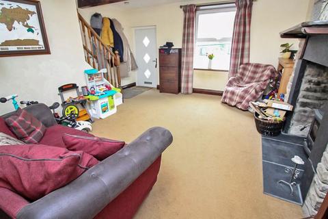 107 Bury Road, Edenfield, Bury, BL0 0EN