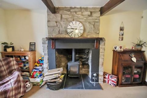 107 Bury Road, Edenfield, Bury, BL0 0EN