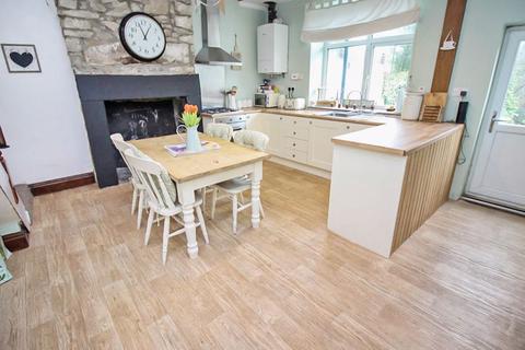107 Bury Road, Edenfield, Bury, BL0 0EN