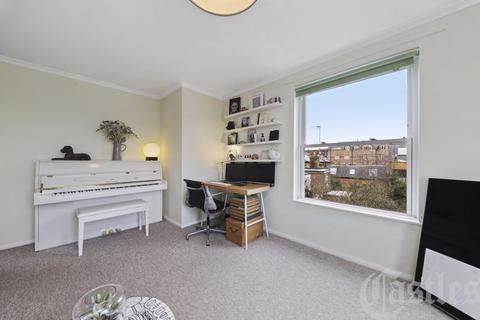 33 New Road, Hornsey, London, N8 8TA