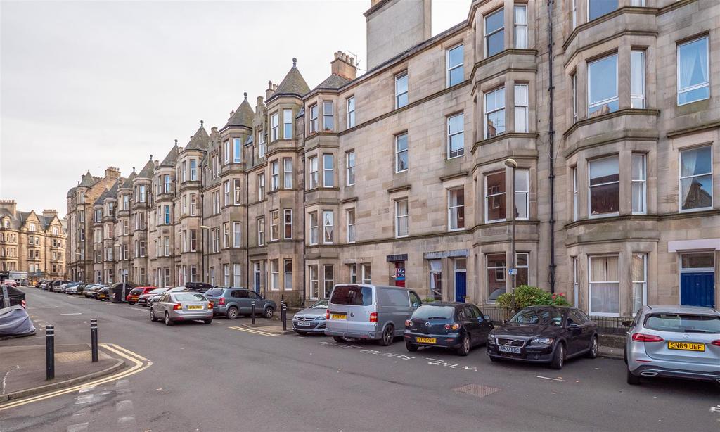 34 Montpelier Park, Edinburgh, EH10 4NJ 2 bed ground floor flat £375,000