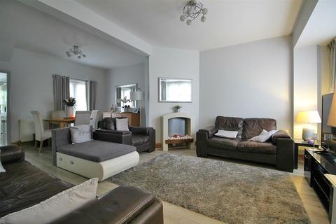 260 Bury Street West, London, N9 9LB