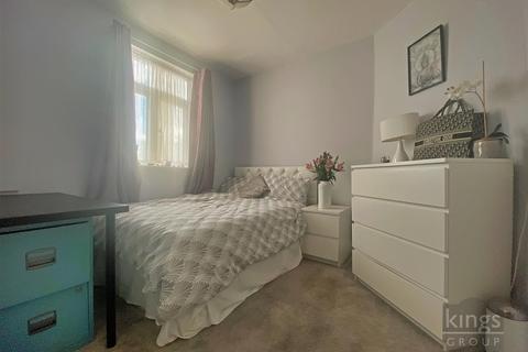 260 Bury Street West, London, N9 9LB