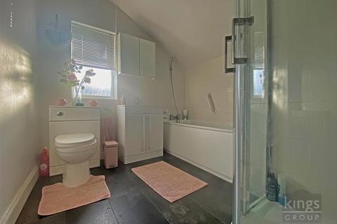 260 Bury Street West, London, N9 9LB