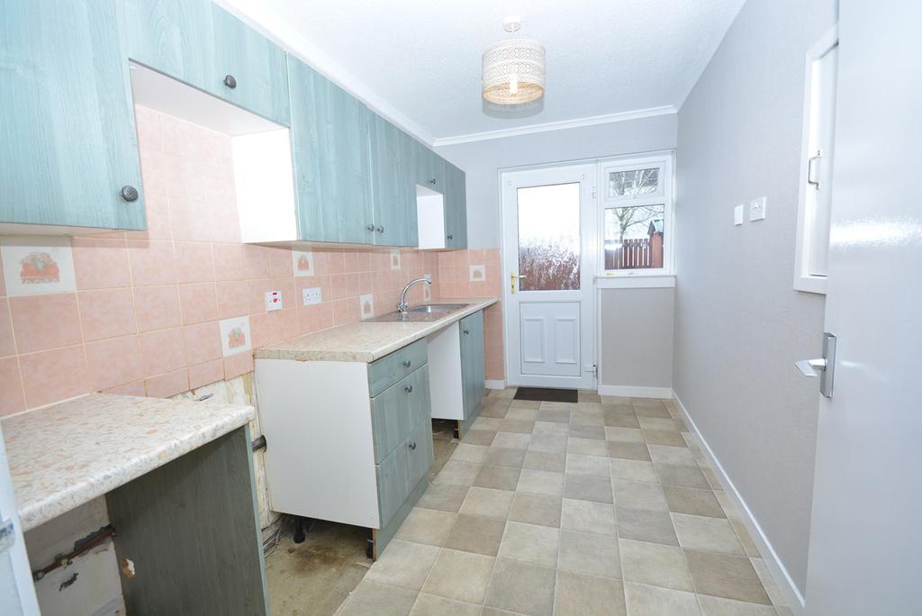 Seright Square, Crookedholm... 2 bed end of terrace house £62,500