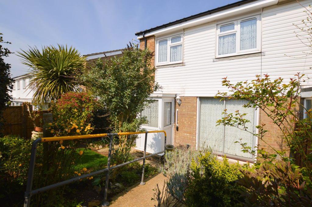 LYDD CLOSE 2 bed house £950 pcm (£219 pw)