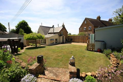 Honeysuckle Cottage, 4 West End, Pickwell, Melton Mowbray, LE14 2RH
