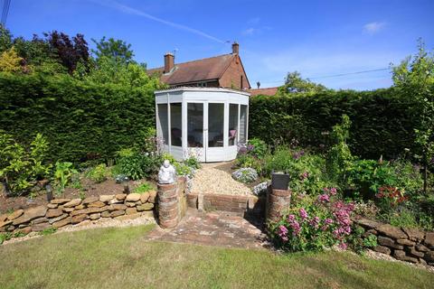 Honeysuckle Cottage, 4 West End, Pickwell, Melton Mowbray, LE14 2RH