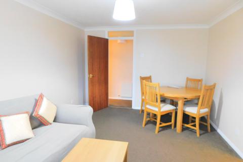1 bedroom flat to rent, Maynard court, Staines, TW18 4QD