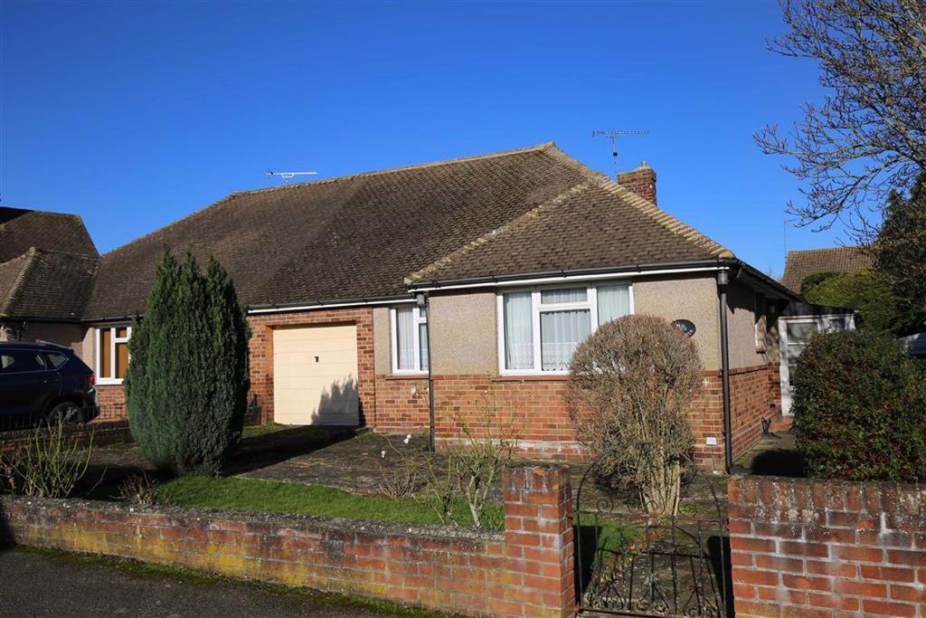Borough Green, Kent 2 bed semidetached bungalow £340,000