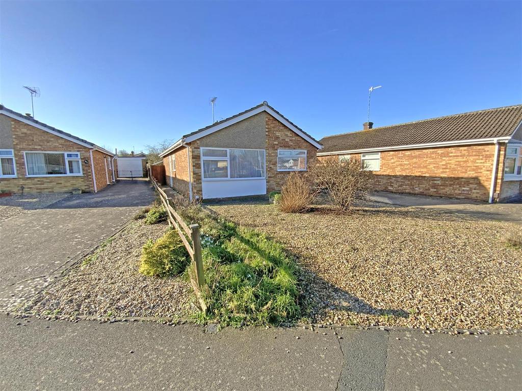Cromwell Crescent, Market Harborough 3 bed detached bungalow £300,000