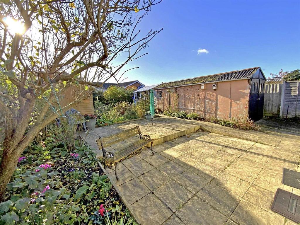 Cromwell Crescent, Market Harborough 3 bed detached bungalow £300,000