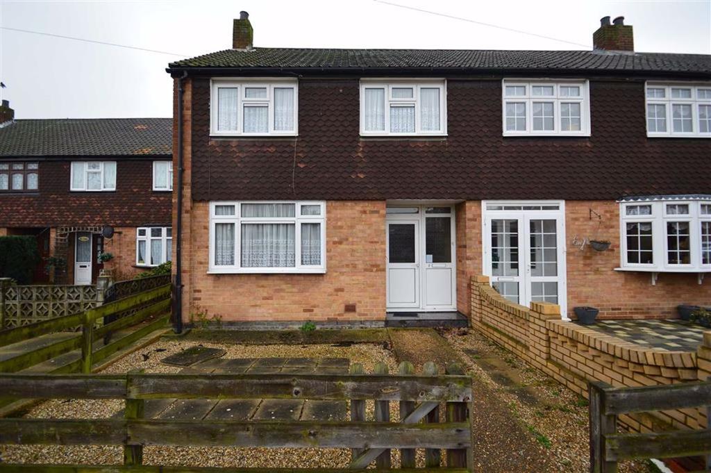 Humphrey Close, Clayhall, Essex, IG5 3 bed end of terrace house £400,000