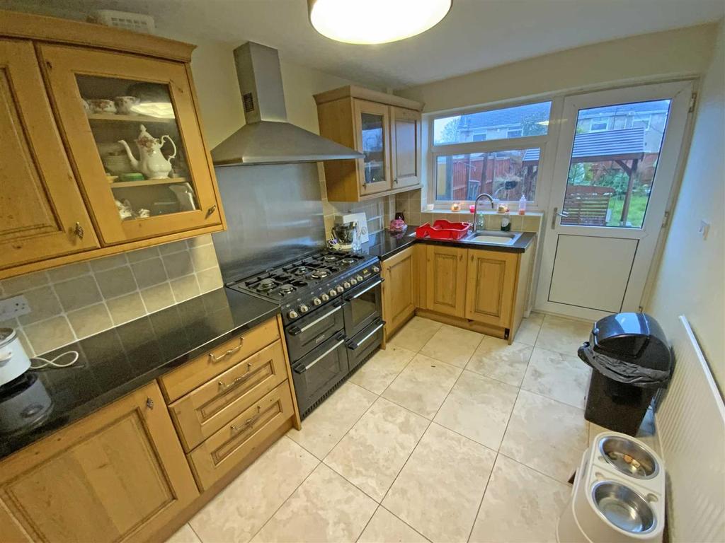 Farrier Lane, Leicester 4 bed semidetached house £250,000