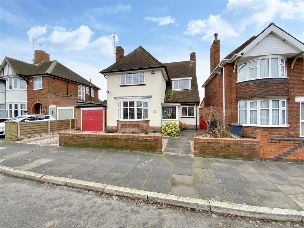 Lyncote Road, Rowley Fields 3 bed detached house £345,000