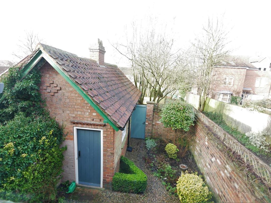 Tadcaster Road, Dringhouses 2 bed cottage for sale £375,000