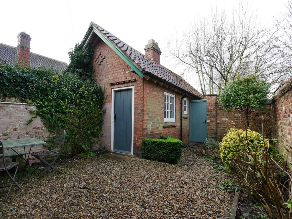 Tadcaster Road, Dringhouses 2 bed cottage for sale £375,000