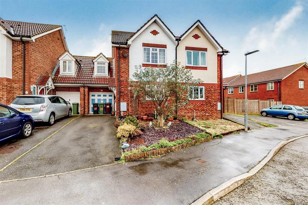 Broad Oak Close, Eastbourne 3 bed semidetached house £288,000