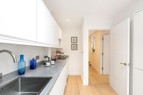 Flat 1, 203 Trinity Road, London, SW17 7HW