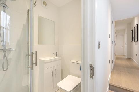 Flat 1, 203 Trinity Road, London, SW17 7HW
