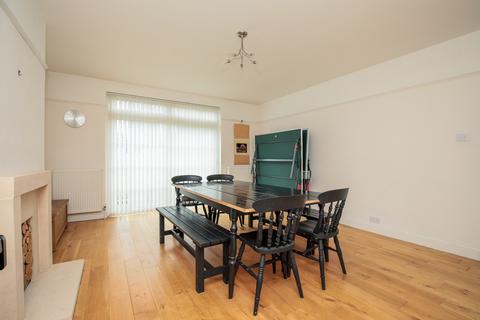 10 Windmill Lane, Epsom, KT17 1HY