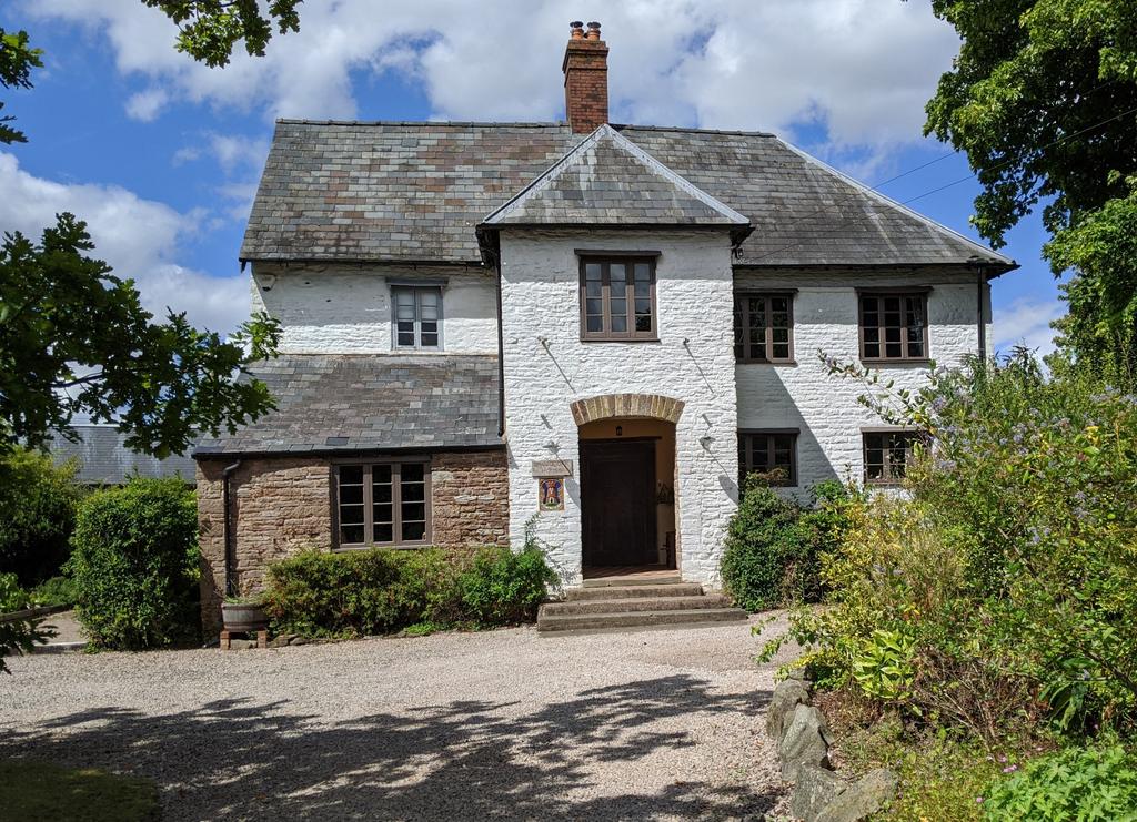 Broad Oak House, Herefordshire, HR2 5 bed detached house £675,000