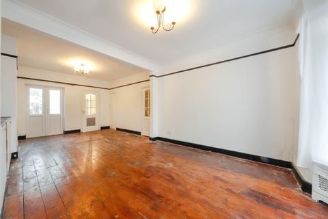 82 Mandeville Road, Enfield, EN3 6SJ